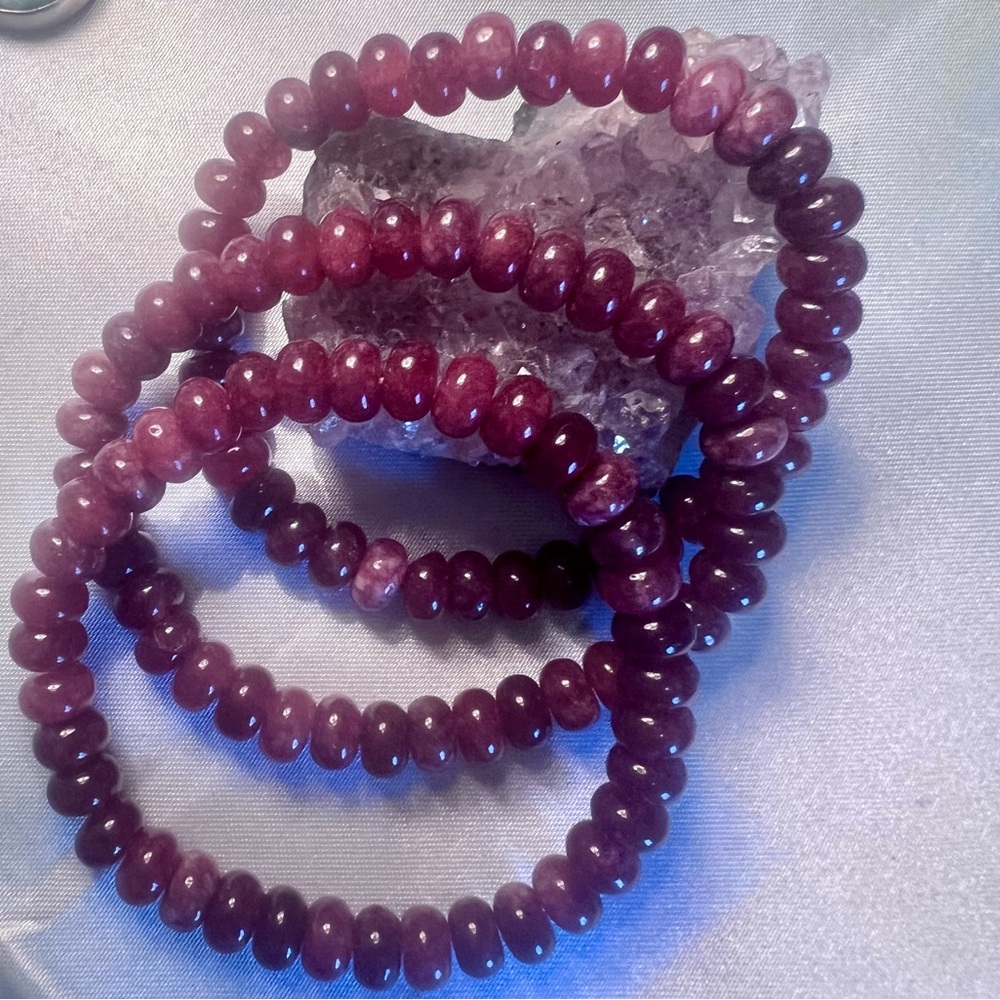 Elegant Garnet Beaded Bracelet